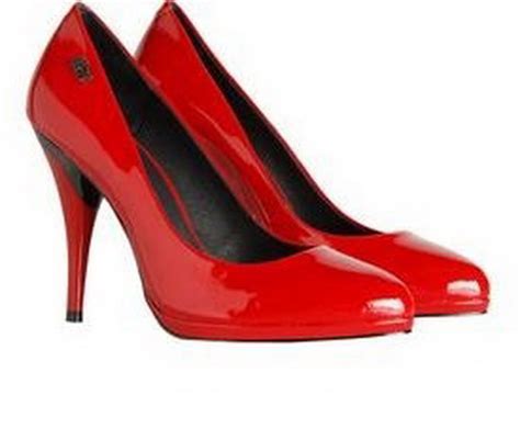 Scarpe rosse: Eleganti e sportive, con tacco largo e a spillo 